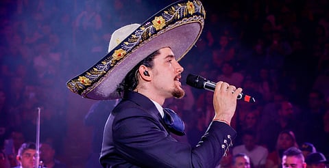 Alex Fernández reprograma concierto en Uruapan por respeto a situación en Michoacán