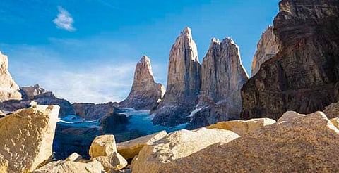 SRE activa protocolos tras muerte de excursionistas mexicanos en Torres del Paine