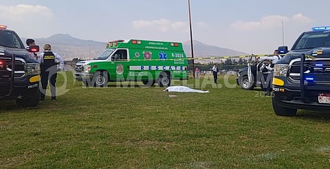 Sexagenario muere tras sufrir infarto mientras jugaba fútbol en Morelia