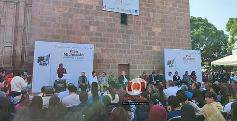Con canje de armas, inicia primera Feria de la Paz del Plan Michoacán en Morelia