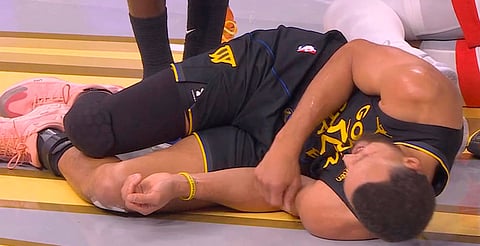 Warriors en crisis: Curry fuera una semana por lesión muscular