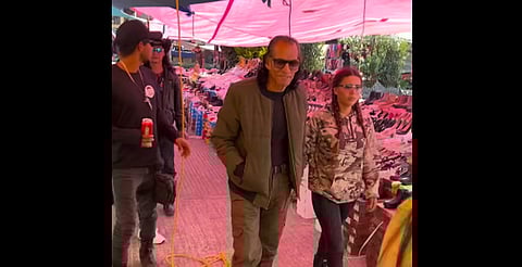 El actor Amador "Alakran" Granados graba película en Michoacán
