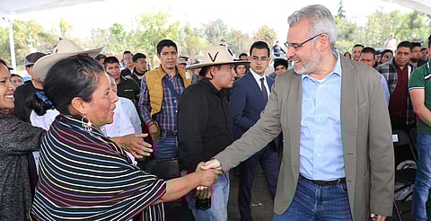 Con patrullas y equipo táctico, refuerza Bedolla seguridad para 25 autogobiernos