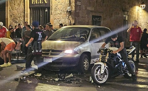 Chocan moto y camioneta en el Centro de Morelia; hay un lesionado