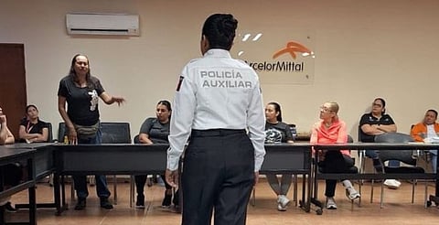Policía Auxiliar dota de herramientas de seguridad y autoprotección a personal de ArcelorMittal