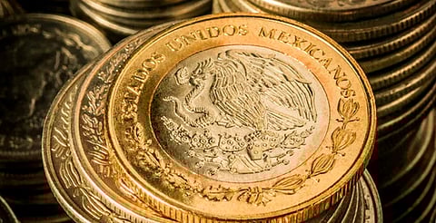 Buscan "abaratar" producción de monedas de $10 con nuevos materiales