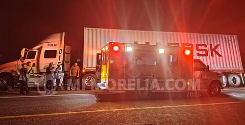 Se registran dos accidentes de tráileres, en la autopista Siglo XXI