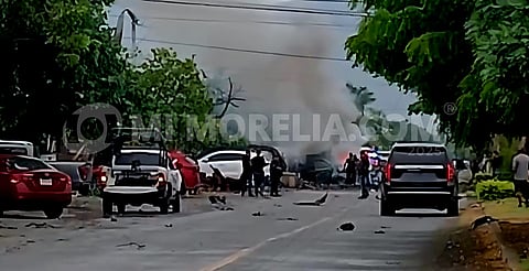 Explosión frente a base policial en Coahuayana deja 2 muertos; Gabinete de Seguridad de México investiga