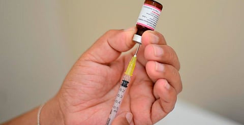 Podrían probar en México vacuna experimental para "curar" el VIH