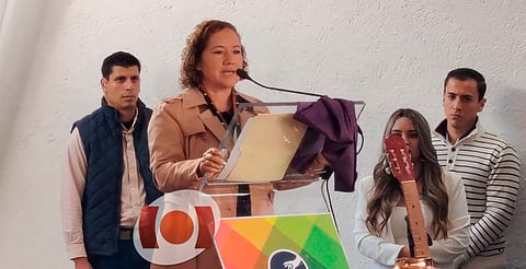 Verónica Villaseñor recibe presea de la CEDH por su lucha tras feminicidio de su hija Jessica