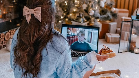 De clásicos animados a romances modernos: lo mejor para maratonear esta Navidad