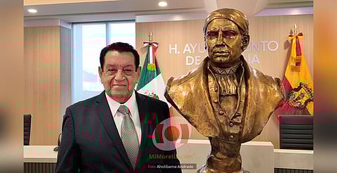 Donan busto de Morelos al Ayuntamiento de Morelia