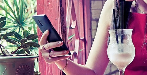 No realices compras ni operaciones bancarias mientras estés conectado