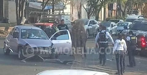Dos heridos, tras choque en la avenida Madero de Morelia