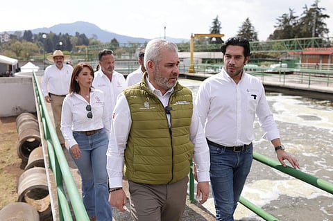 Arrancan Bedolla y Conagua rehabilitación de 3 plantas tratadoras para sanear el lago de Pátzcuaro