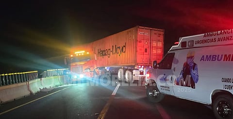 Dos choques se registran en la autopista Siglo XXI durante la madrugada