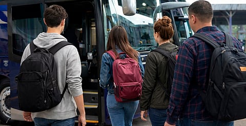 ¿Tienes credencial escolar? Ya puedes viajar más barato estas fiestas