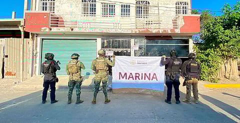 Durante la diligencia también fue asegurada una motocicleta con alteraciones en sus números de serie