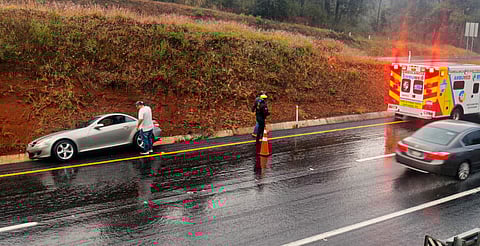 Atienden accidente automovilístico en la Siglo XXI; piden circular con precaución