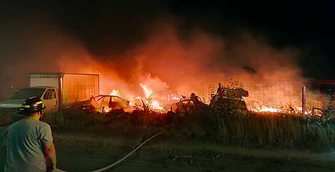 Incendio en yonke causa afectaciones materiales; PC Municipal descarta lesionados