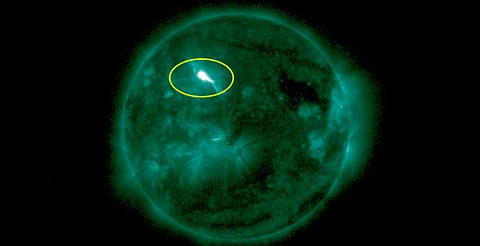 Así despidió el Sol el 2025: fuerte llamarada sacude la atmósfera terrestre