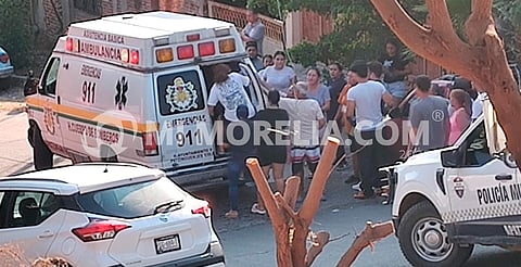 Choque múltiple por falla en frenos deja familia herida en Apatzingán