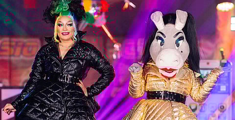 Momo se deja ver con nueva botarga tras el adiós de Burrita Burrona y fans le recuerdan a Turbulence