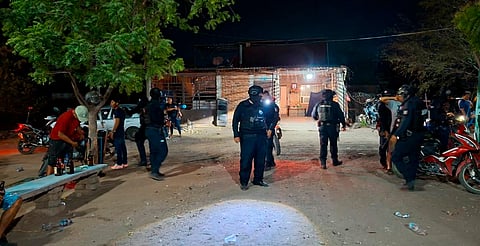 Desactivan pelea de gallos ilegal en Apatzingán durante operativo de SSP