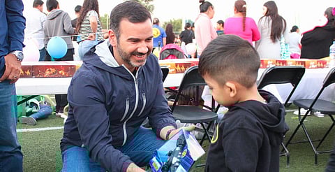 Yankel Benítez lleva alegría a cientos de niñas y niños de Misión del Valle