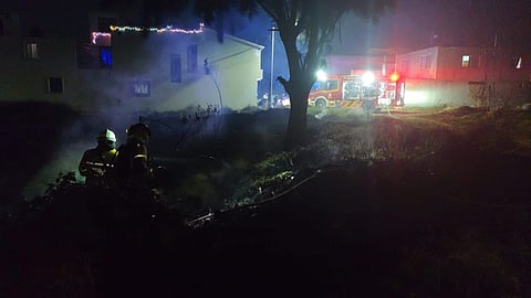 Sofocan incendio en lote baldío de Morelia; no hubo riesgos mayores