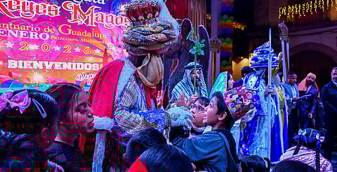 Cabalgata de Reyes Magos 2026 en Pátzcuaro: ¡todo un éxito! Miles de niñas y niños vivieron una noche mágica