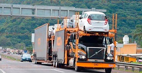 Sujetos armados interceptan camión nodriza y se llevan vehículo en Tarímbaro