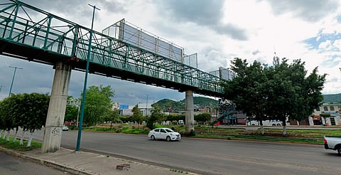 Empresa publicitaria administra puentes peatonales de libramiento de Morelia fuera de la legalidad: SCOP