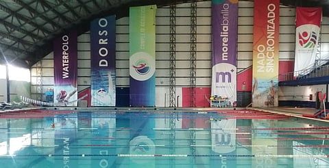 ¡Qué no los detenga el frío! Revisan equipos para garantizar agua caliente en albercas de Morelia