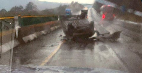 Volcadura en la Pátzcuaro–Lázaro Cárdenas: circulación sólo por carril de alta