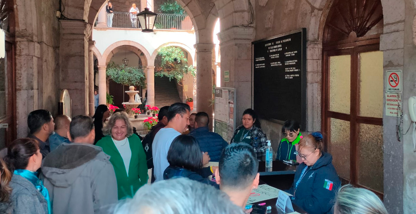 Protestan trabajadores de salud en oficinas de la SSM y el Hospital Civil en Morelia