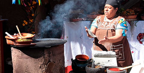 Cocineras tradicionales, clave para preservar la gastronomía michoacana