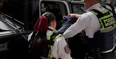 Vecinos atrapan a presunto ladrón en el mercado Independencia; llevaba un patín eléctrico