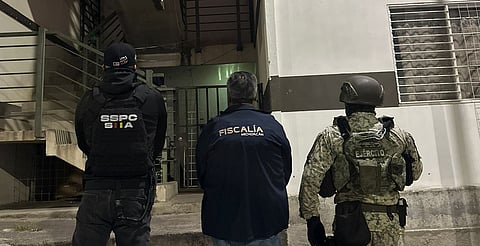 FGE ejecuta cateo en el fraccionamiento Campo Nubes y asegura más de 400 dosis de narcótico; hay una mujer detenida