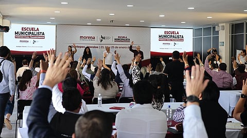 Dirigentas nacionales de Morena, Luisa María Alcalde y Carolina Rangel, arrancan Escuela Municipalista en Morelos