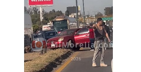 Chocan esta tarde en Morelia; se complica tránsito en salida a Salamanca