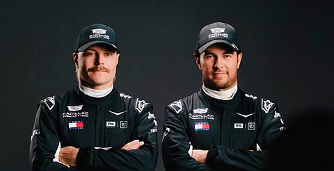 Cadillac presenta el traje oficial de Checo Pérez y Bottas para la F1 2026