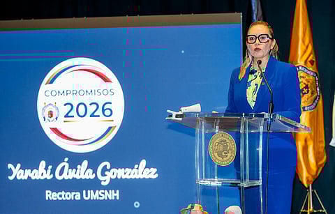 A doblar el paso convoca Yarabí Ávila al funcionariado nicolaita; Gabinete cierra filas con la rectora