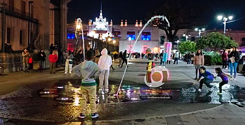 Rehabilitan fuentes danzantes de la plaza Melchor Ocampo