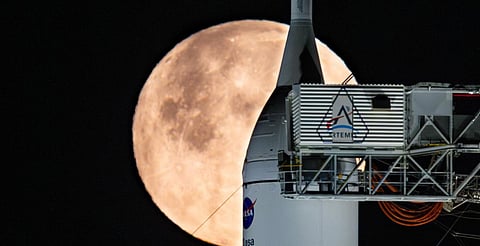 Artemis II enfrentó fugas y frío extremo: NASA aplaza lanzamiento a marzo
