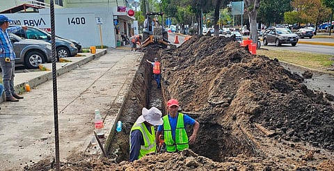 ¡Precaución! Cierran lateral de Camelinas por obras del OOAPAS