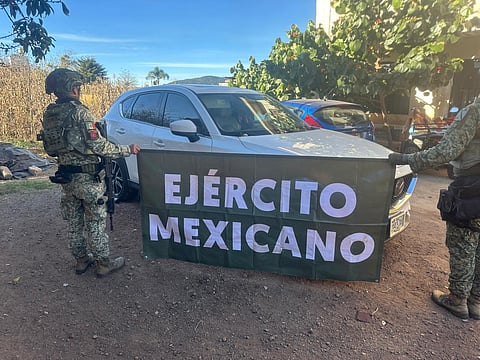 Ejército y Guardia Nacional aseguran armas y vehículos en Marcos Castellanos