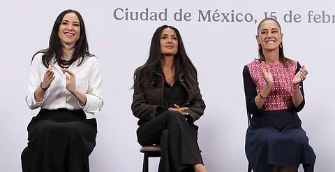 Salma Hayek celebra apoyo de Sheinbaum al cine mexicano