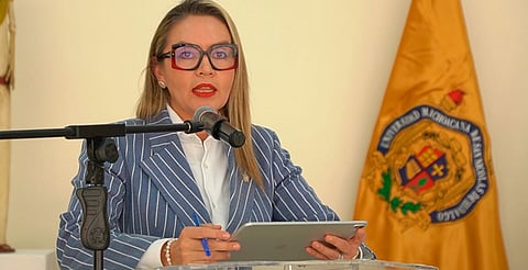Yarabí Ávila inicia diplomados en línea y microcredenciales; 50 mil 950 registros, UMSNH duplica su matrícula