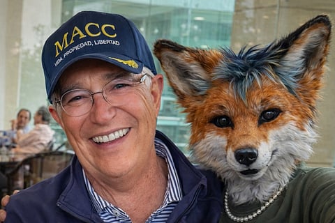 Ricardo Salinas Pliego propone cintarazos a therians para "que se les quite"